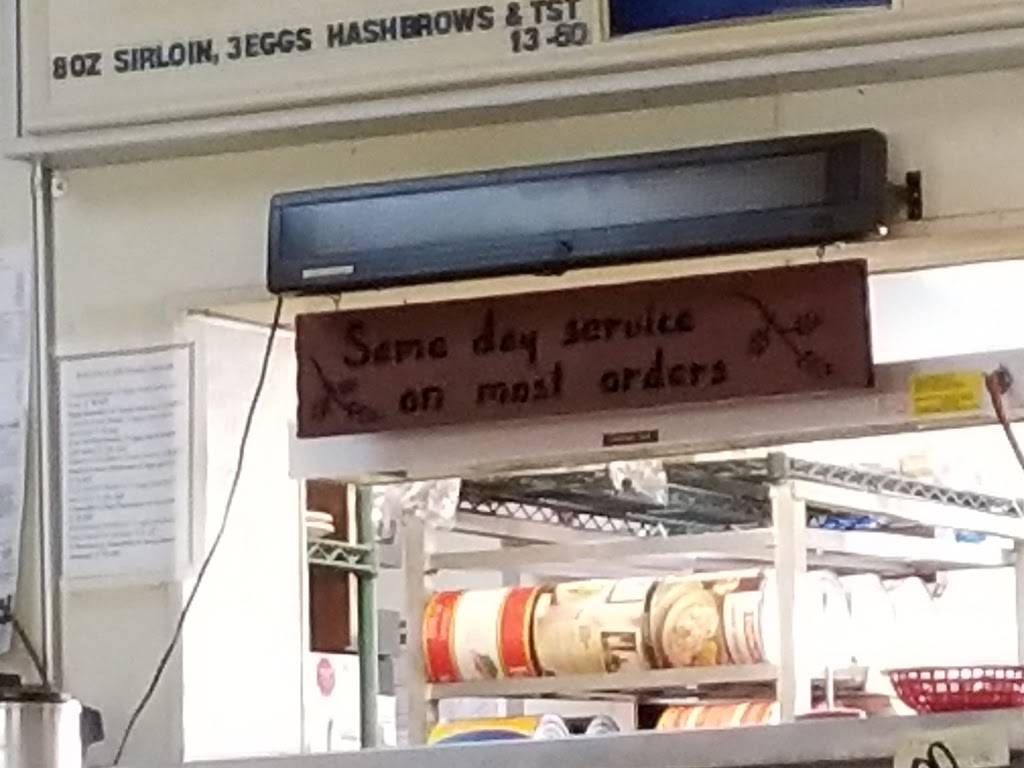 Red Ox Cafe | cafe | 16310 MN-65, Ham Lake, MN 55304, USA | 7634344340 OR +1 763-434-4340