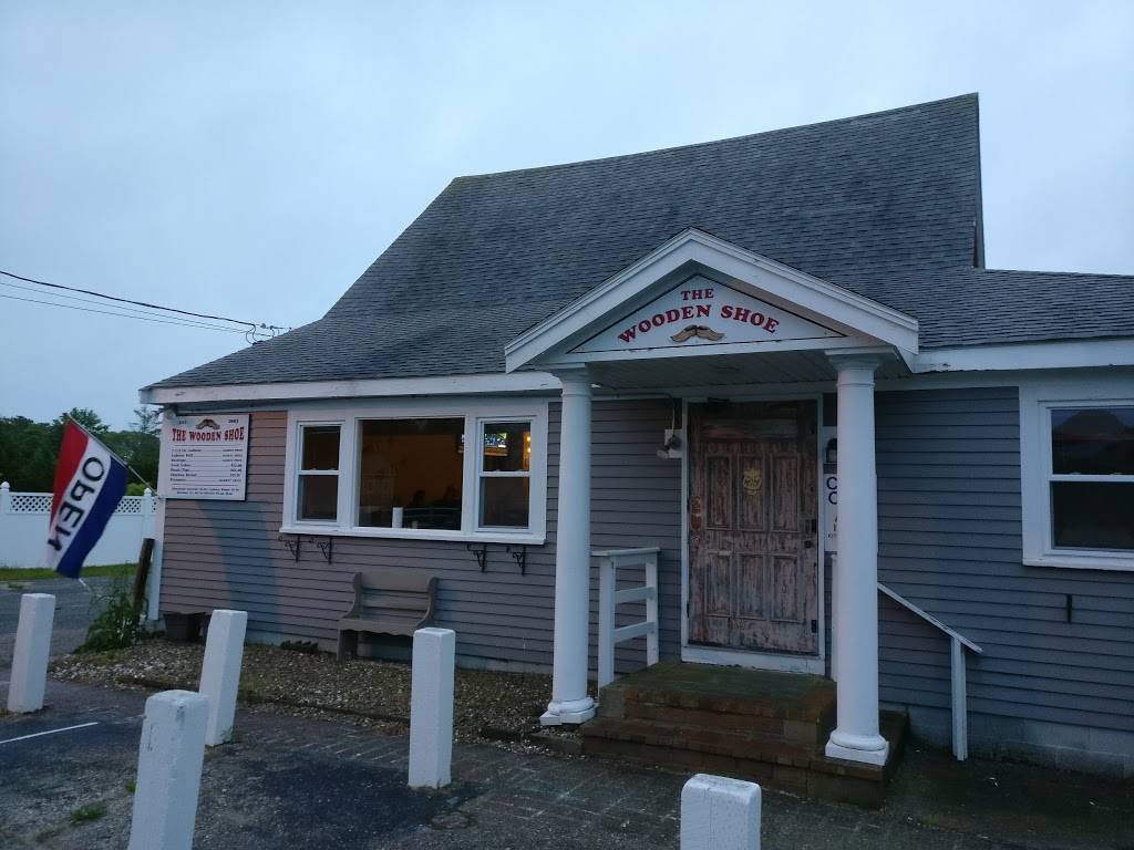 Wooden Shoe | restaurant | 419 Lower County Rd, Dennis Port, MA 02639, USA | 5083946431 OR +1 508-394-6431