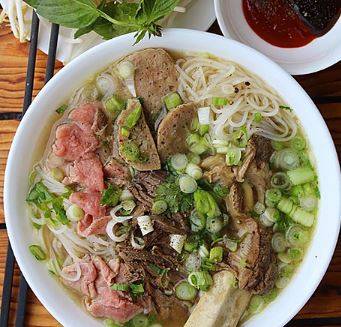 Maison Kim Thoa | restaurant | 1088 Rue Desserte O, Laval, QC H7X 4C9, Canada | 5145163332 OR +1 514-516-3332