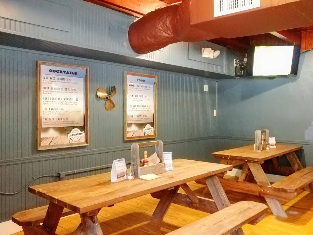 Lake House Bar & Grill | restaurant | 315 N Highland St, Mt Dora, FL 32757, USA | 3527357433 OR +1 352-735-7433