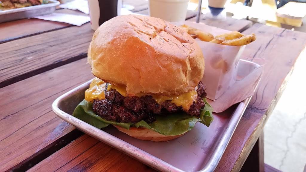 Squeaky Bs | restaurant | Box 1244, 1000 Grand Ave, Grand Lake, CO 80447, USA | 9707988221 OR +1 970-798-8221