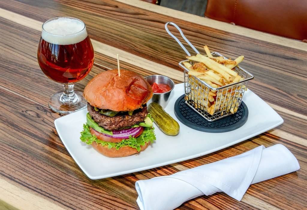 GW Carsons | restaurant | 308 E Main St, Branford, CT 06405, USA | 2032081469 OR +1 203-208-1469