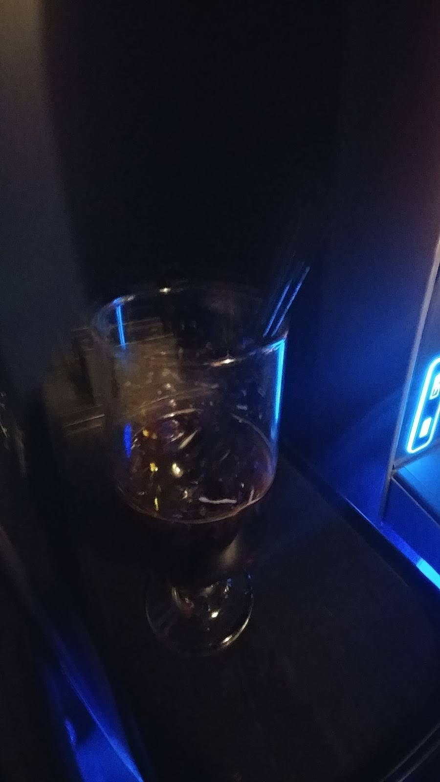 Capri Bar-Série | restaurant | 2687 Rue Wellington, Montréal, QC H3K 1X8, Canada | 5149350228 OR +1 514-935-0228