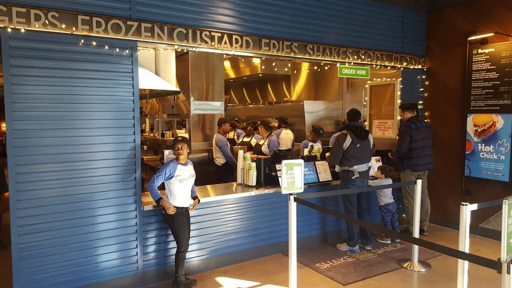 Shake Shack | restaurant | 3519 N Clark St Ste C105, Chicago, IL 60613, USA | 3127665882 OR +1 312-766-5882