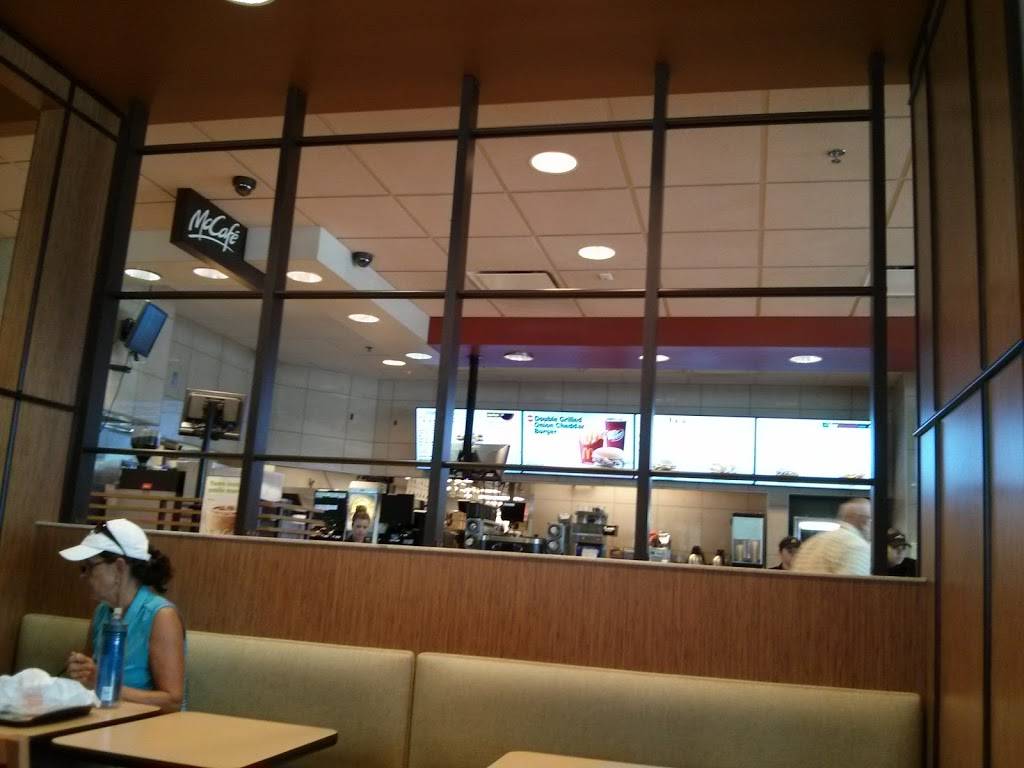 McDonalds | restaurant | 5300 S 76th St, Greendale, WI 53129, USA | 4144212655 OR +1 414-421-2655