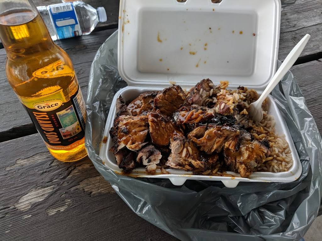 Mr Jerk | restaurant | 3417 Derry Rd E, Mississauga, ON L4T 1A8, Canada | 9056735627 OR +1 905-673-5627