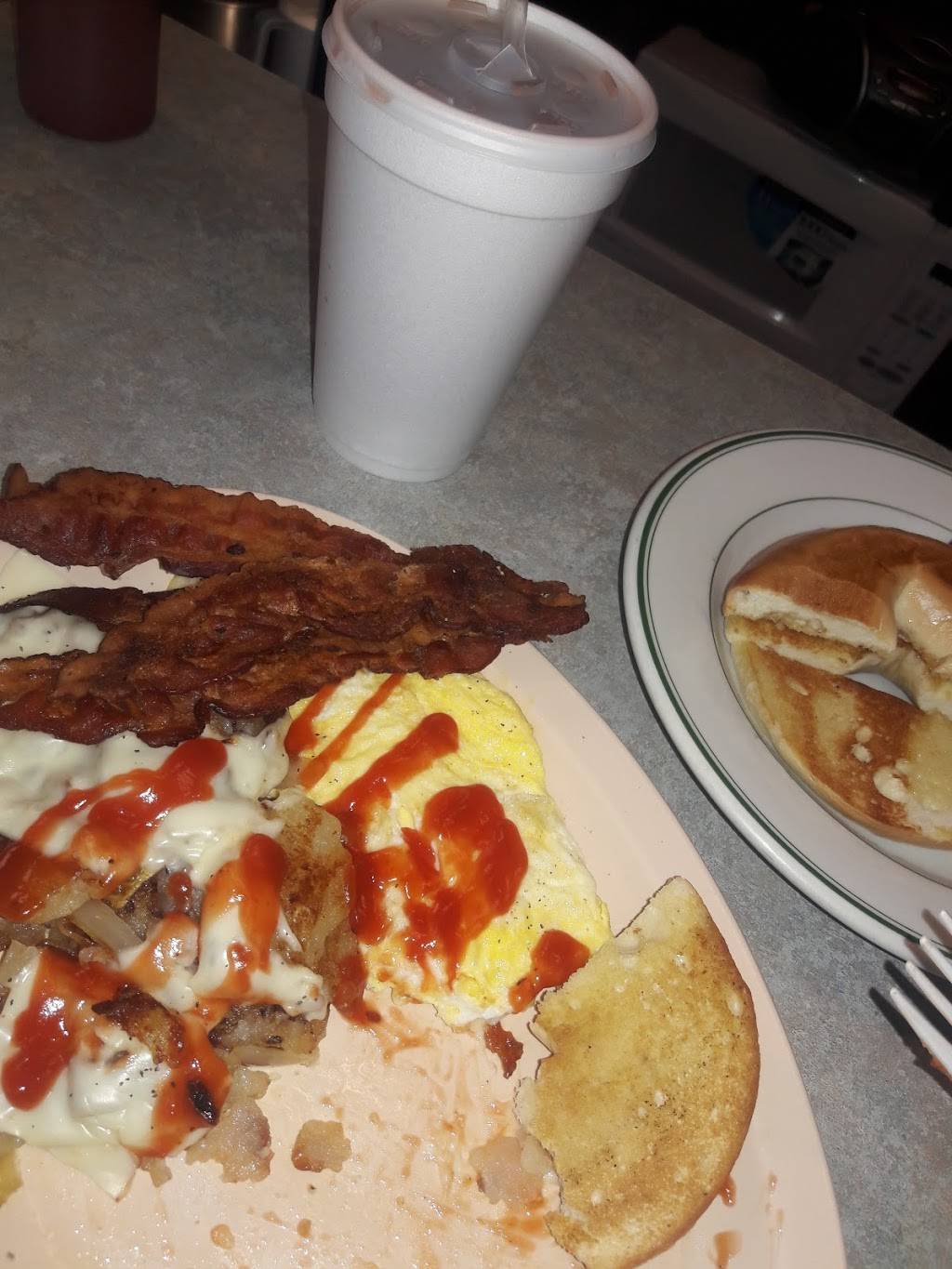 Janes Grill | restaurant | 5550 N 5th St, Philadelphia, PA 19120, USA | 2152245550 OR +1 215-224-5550