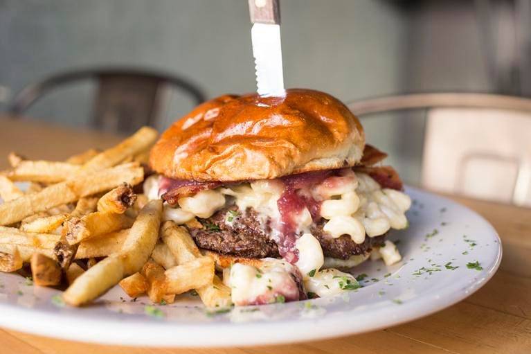 The Warehouse Bar & Pizzeria Chicago | meal delivery | 1419 W Fullerton Ave, Chicago, IL 60614, USA | 7736616454 OR +1 773-661-6454