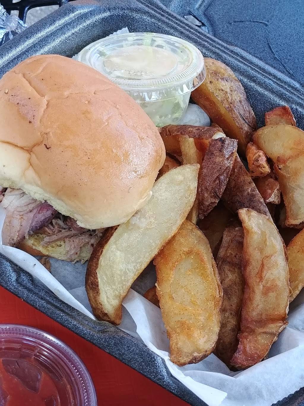 Lazybones Smokehouse | restaurant | 27475 Groesbeck Hwy, Roseville, MI 48066, USA | 5867757427 OR +1 586-775-7427