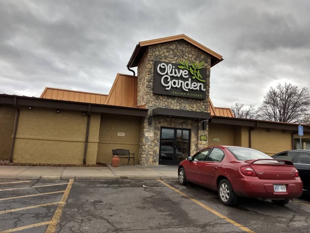Olive Garden Italian Restaurant | meal takeaway | 323 N Rock Rd, Wichita, KS 67206, USA | 3166846757 OR +1 316-684-6757