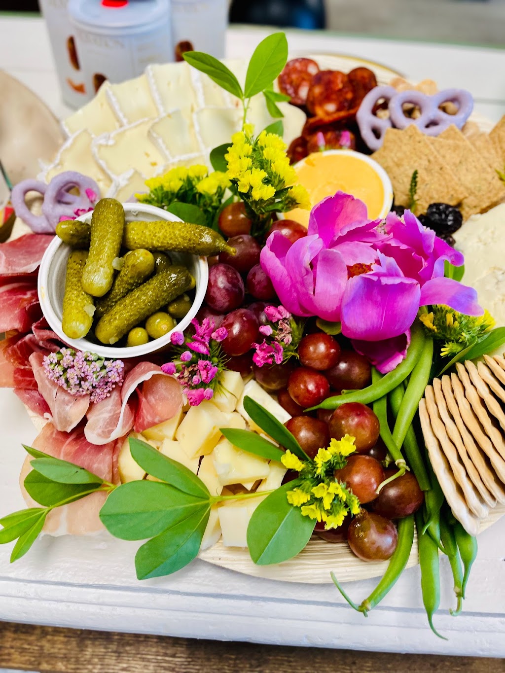 Bountiful Boards | restaurant | 2160 Holmgren Way, Green Bay, WI 54304, USA | 9202273921 OR +1 920-227-3921