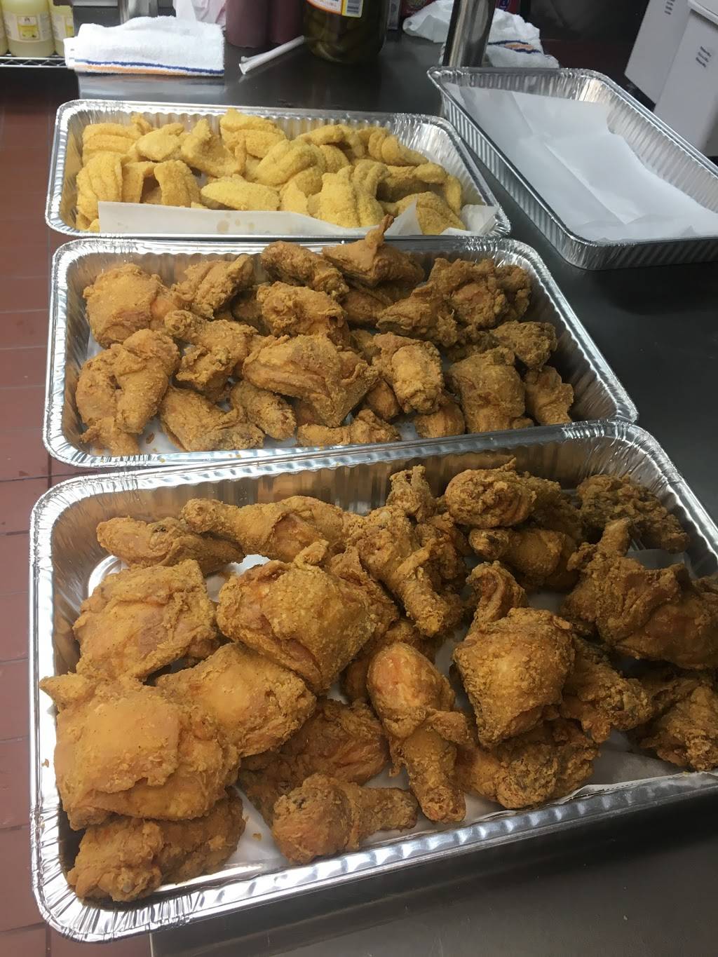 Captain Hooks Fish & Chicken | restaurant | 15914 Kedzie Ave, Markham, IL 60428, USA | 7087133313 OR +1 708-713-3313