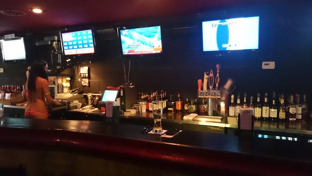 Plymouth Roadhouse | restaurant | 34101 Plymouth Rd, Livonia, MI 48150, USA | 7344217744 OR +1 734-421-7744