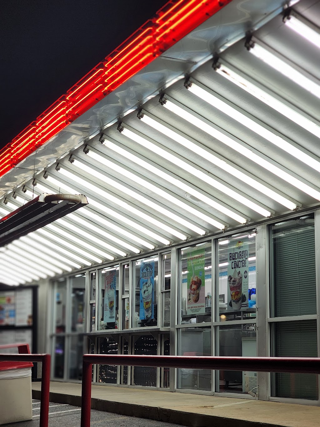 Andys Frozen Custard | restaurant | 2726 S Campbell Ave, Springfield, MO 65807, USA | 4178813424 OR +1 417-881-3424