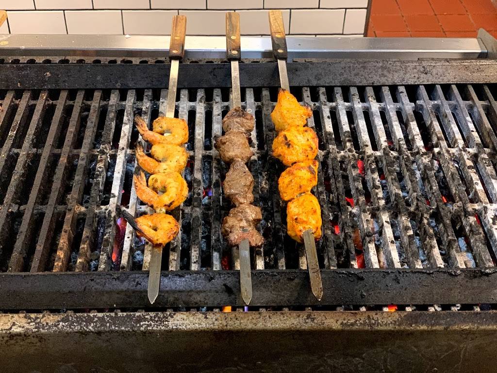 MaMa Gyros | restaurant | 5300 S 76th St, Greendale, WI 53129, USA | 4144231517 OR +1 414-423-1517