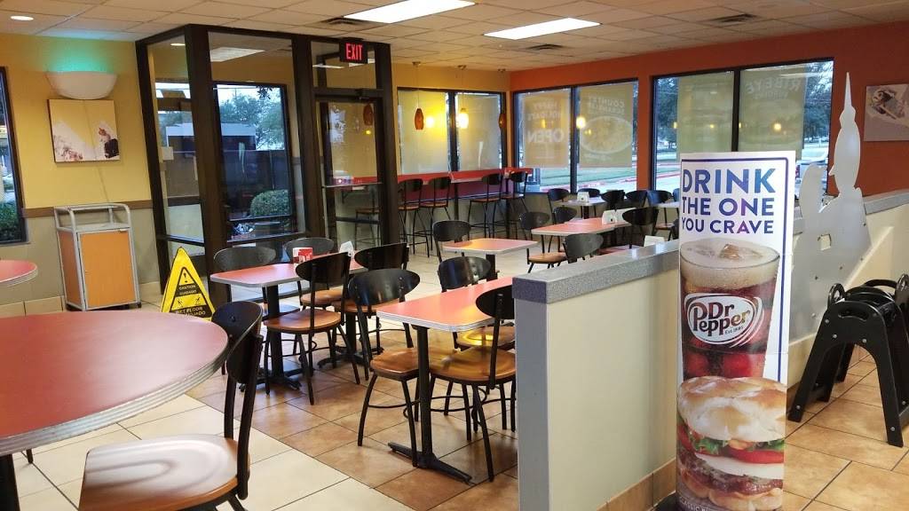 Jack in the Box | restaurant | 8111 Airport Blvd, Houston, TX 77061, USA | 7132420896 OR +1 713-242-0896