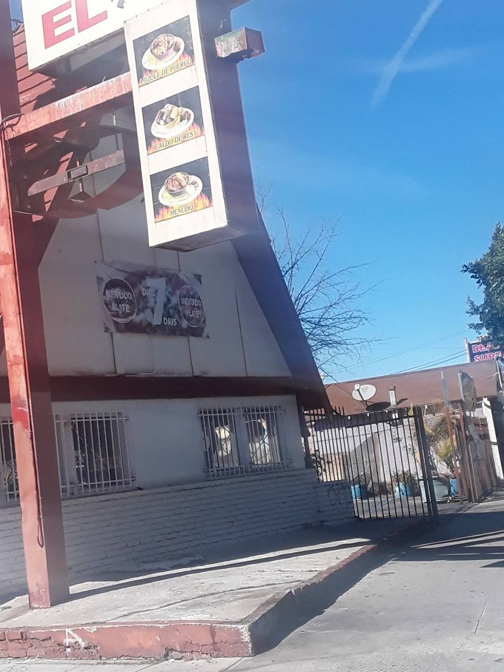 El Tio Carnitas | restaurant | 1903 N Long Beach Blvd, Compton, CA 90221, USA | 3104938126 OR +1 310-493-8126