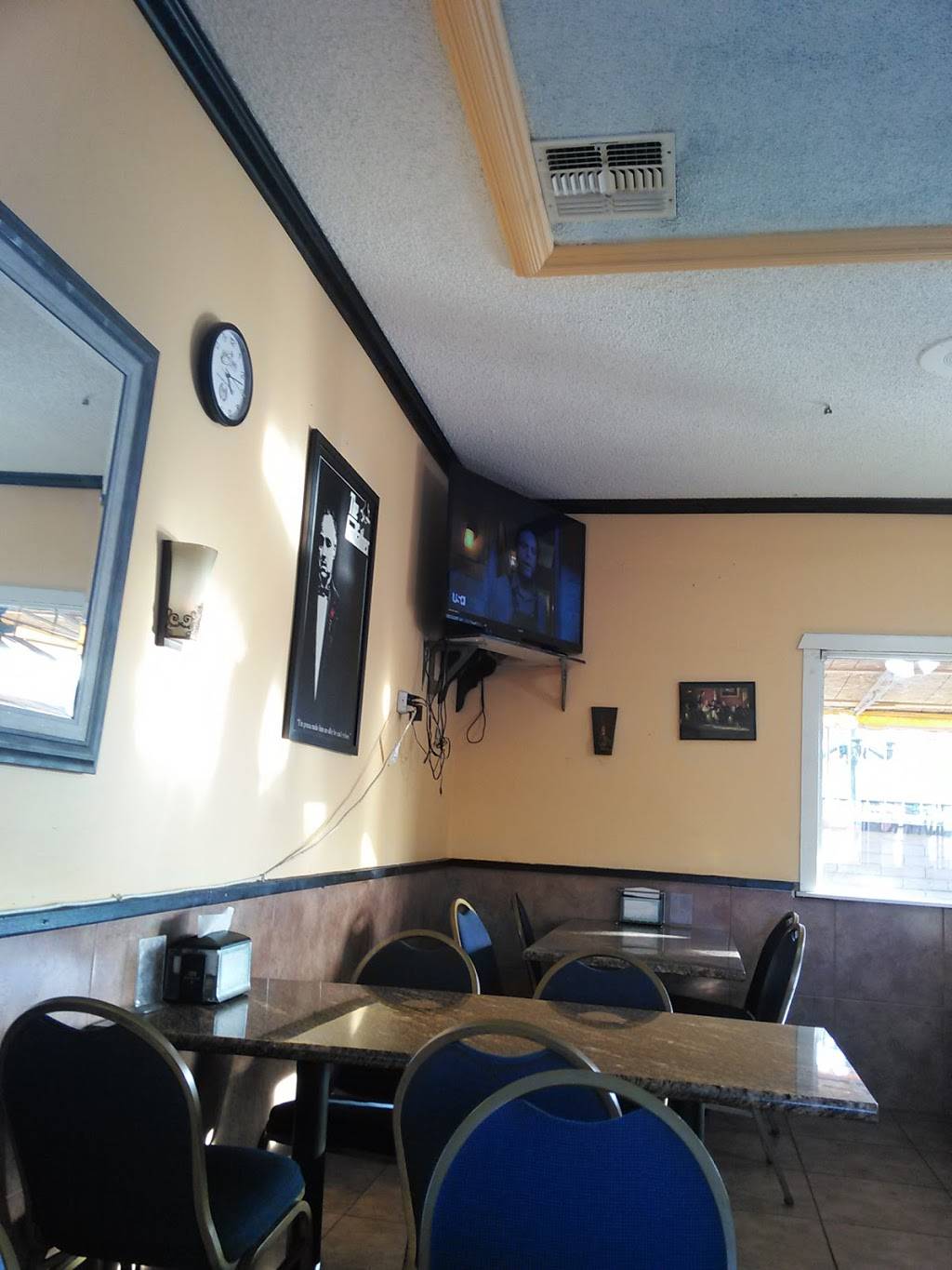 Uncle Tonys New York Pizza | restaurant | 7830 N 19th Ave, Phoenix, AZ 85021, USA | 6025441000 OR +1 602-544-1000