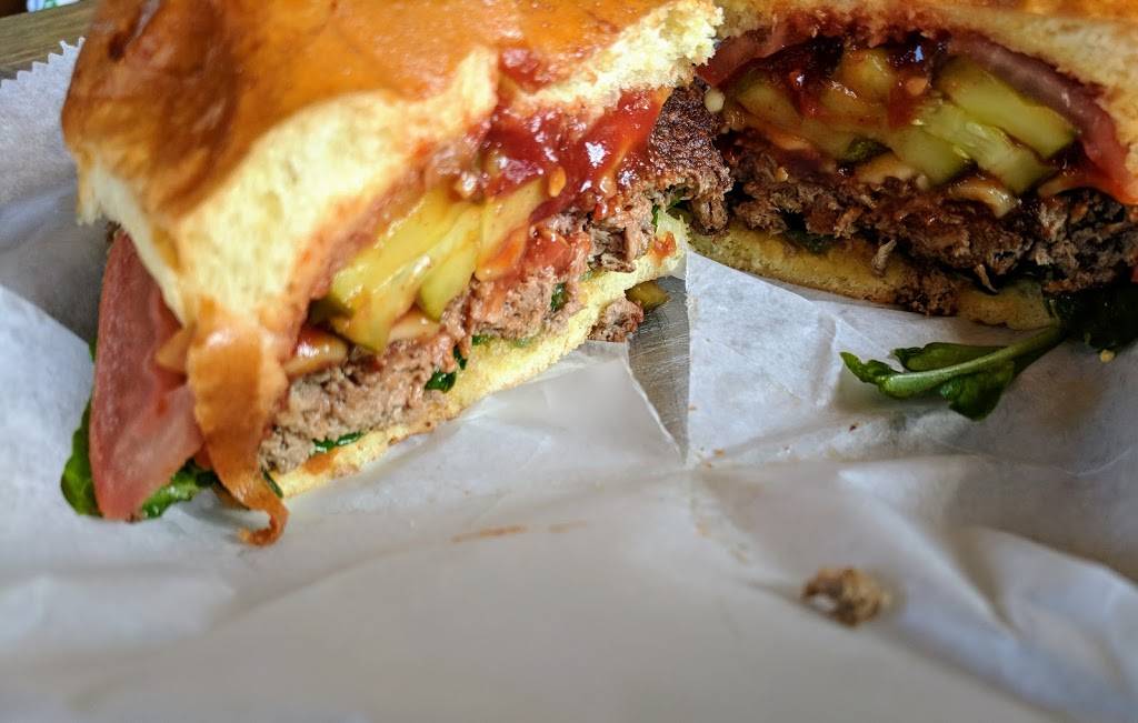 Copps Hill Plaza | shopping mall | 125 Danbury Rd, Ridgefield, CT 06877, USA | 2036355560 OR +1 203-635-5560