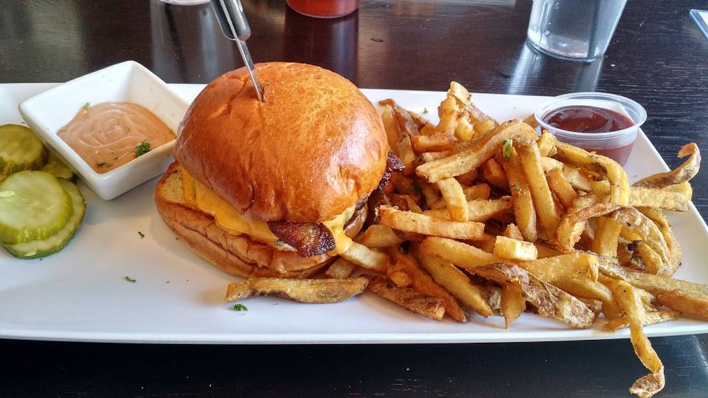 Emersons Ale House | restaurant | 113 S Emerson St, Mt Prospect, IL 60056, USA | 8478701996 OR +1 847-870-1996