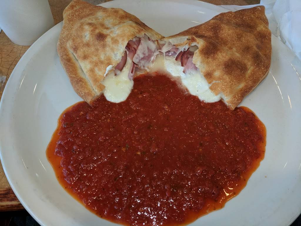 Strombolis Express | restaurant | 3434 Edwards Mill Rd, Raleigh, NC 27612, USA | 9197857075 OR +1 919-785-7075