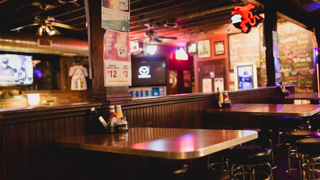 Colombos Cafe & Tavern | cafe | 6487 Manchester Ave, St. Louis, MO 63139, USA | 3146472661 OR +1 314-647-2661