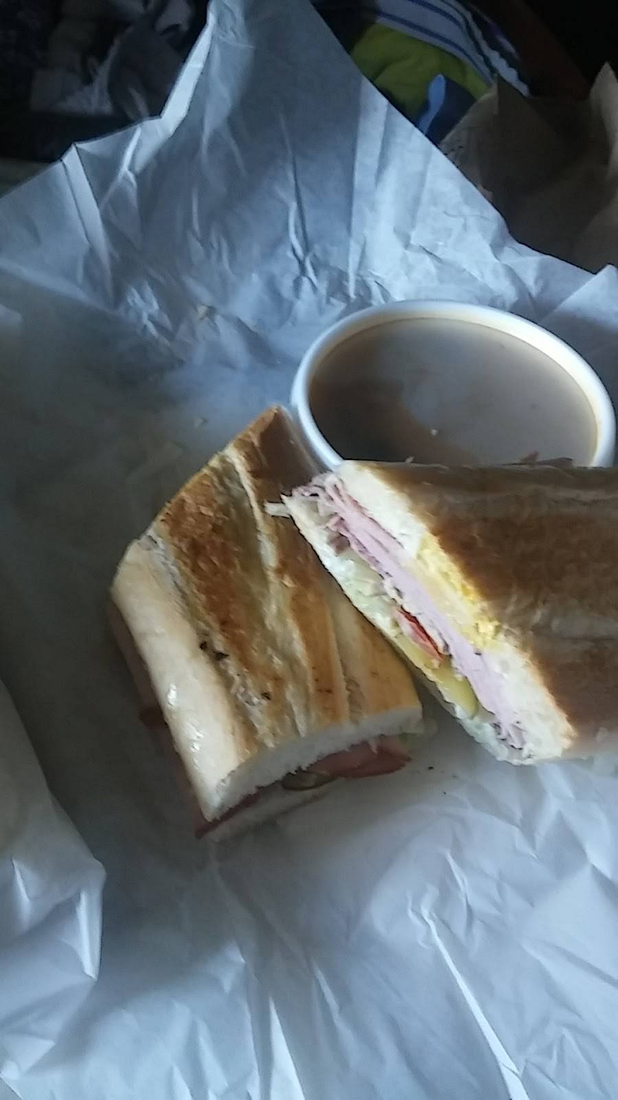 Harborside Grill | restaurant | 4103 Causeway Blvd, Tampa, FL 33619, USA | 8132474565 OR +1 813-247-4565