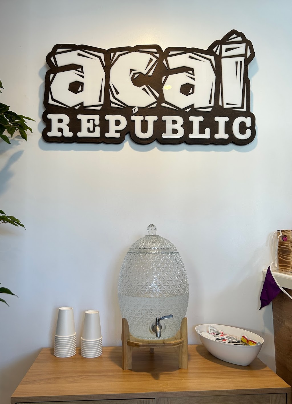 Acai Republic | bakery | 211 Broadway St, Laguna Beach, CA 92651, USA | 9497340593 OR +1 949-734-0593