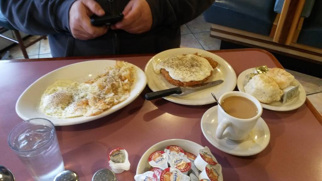 Louies Cafe | restaurant | 920 Lincolnway, La Porte, IN 46350, USA | 2193269686 OR +1 219-326-9686