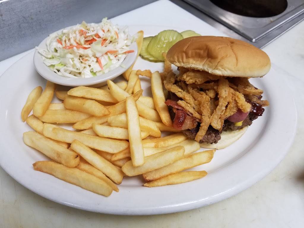 Biggies Cafe and General Store | restaurant | 3858 IL-161, Centralia, IL 62801, USA | 6185326662 OR +1 618-532-6662