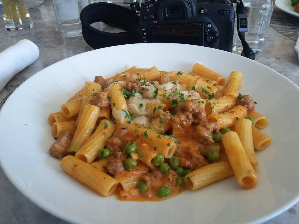 Freds Beverly Hills | restaurant | 9570 Wilshire Blvd, Beverly Hills, CA 90212, USA | 3107775877 OR +1 310-777-5877