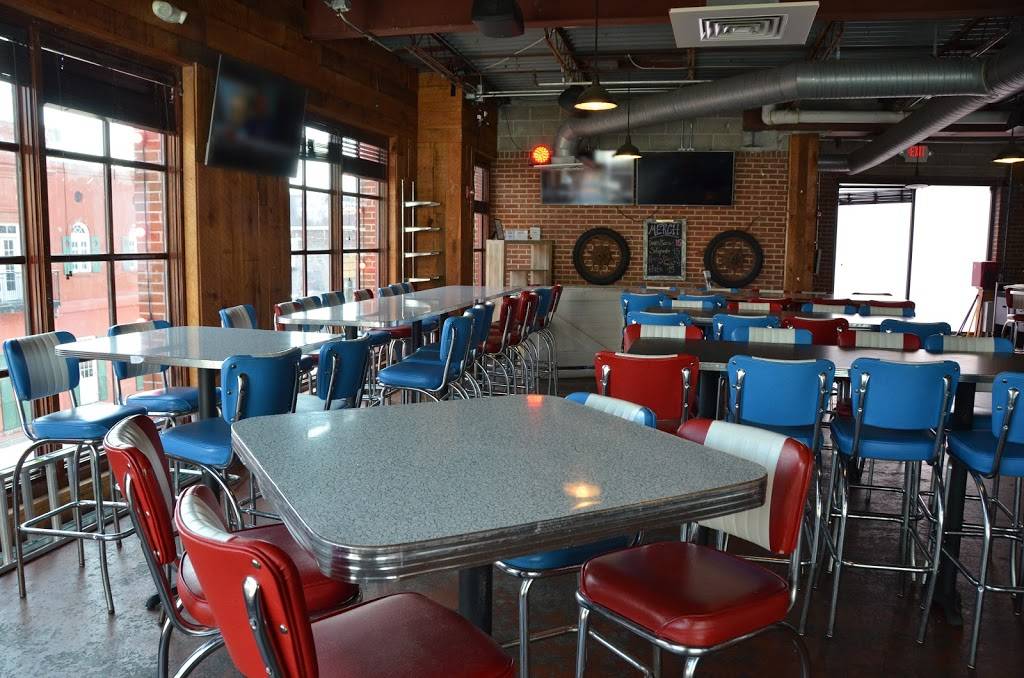 Tin Roof | restaurant | 315 Beale St, Memphis, TN 38103, USA | 9015279911 OR +1 901-527-9911