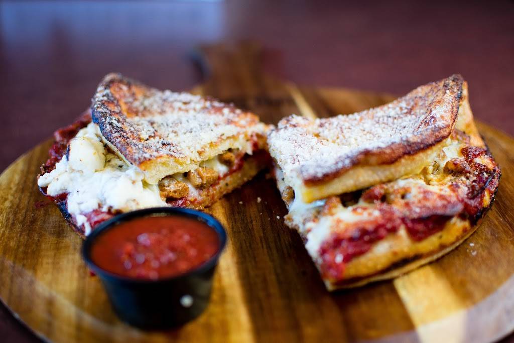 Carmonis Pizza | meal delivery | 42787 Woodward Ave, Bloomfield Twp, MI 48304, USA | 2482203333 OR +1 248-220-3333