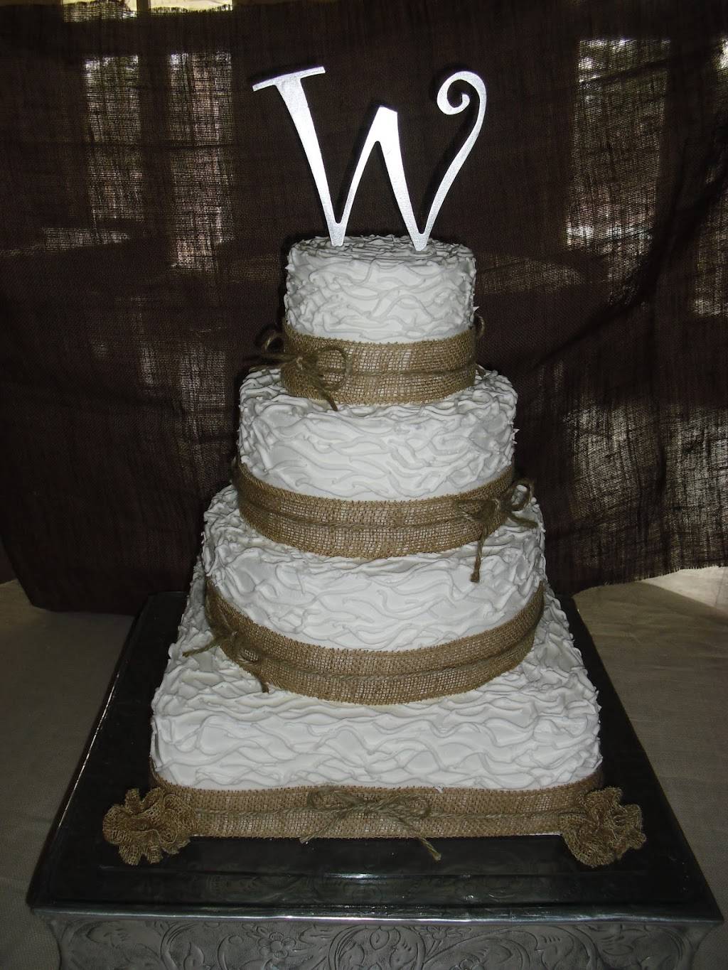 Bakery & Cafe | restaurant | 118 W Franklin St, Carthage, MS 39051, USA | 6012674661 OR +1 601-267-4661