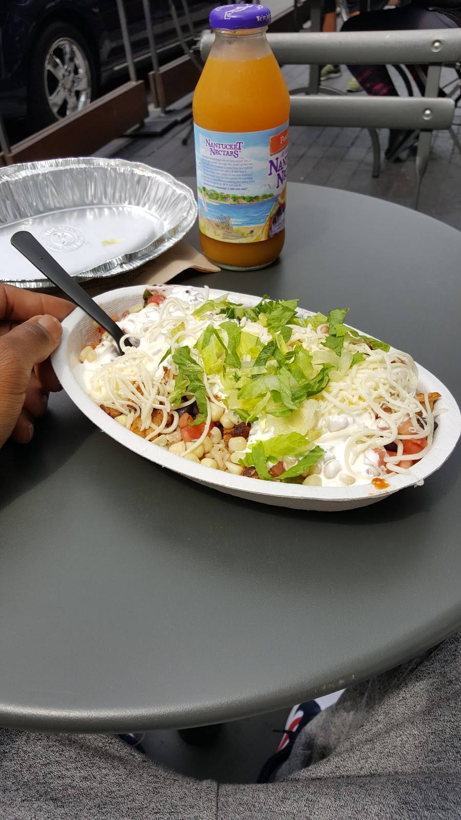 Chipotle Mexican Grill | restaurant | 1522 E 53rd St Lake Park Ave. &, 53rd St, Chicago, IL 60615, USA | 7733470008 OR +1 773-347-0008