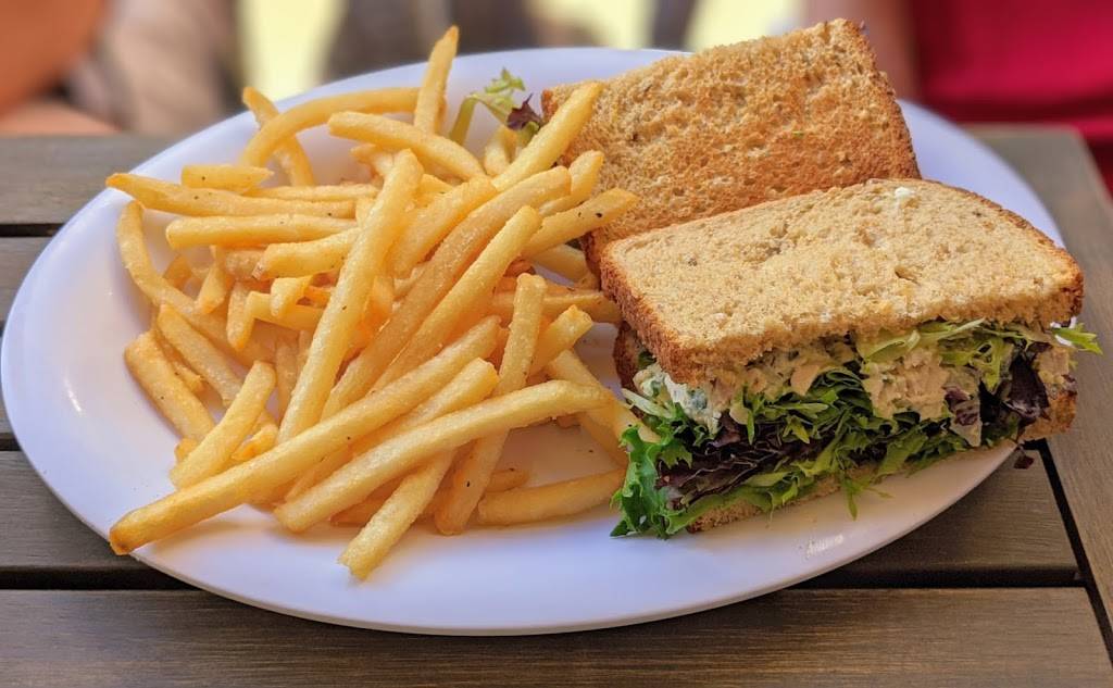 Wolfgang Puck Express | restaurant | 2570 Kalakaua Ave, Honolulu, HI 96815, USA | 8089316226 OR +1 808-931-6226