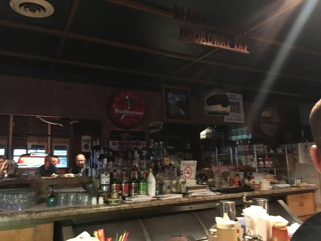 Broadway Tap Inc | restaurant | 1011 Broadway St, Hamilton, IL 62341, USA | 2178472044 OR +1 217-847-2044