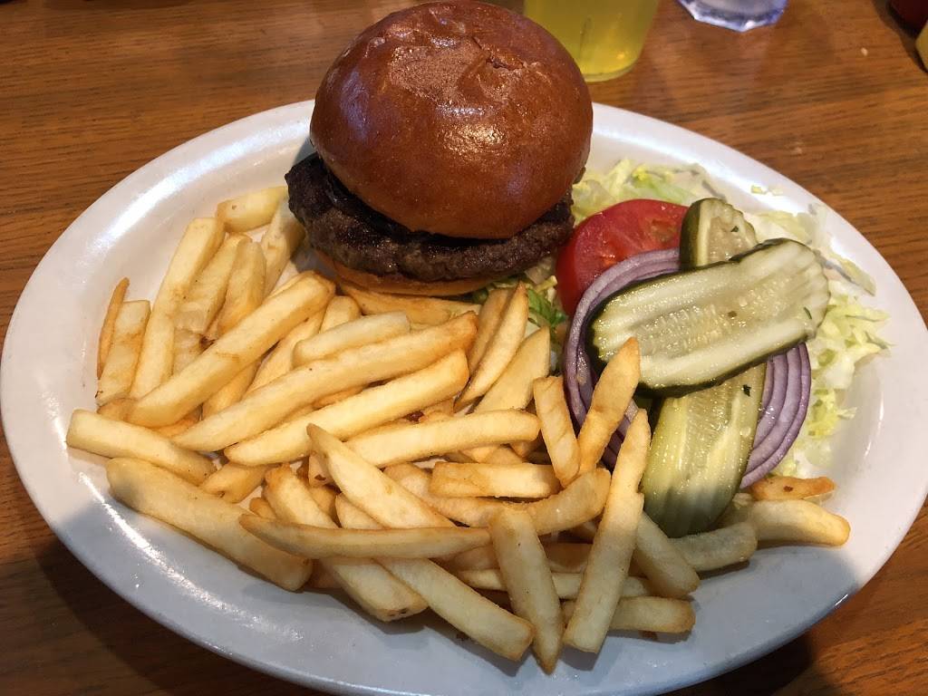 Red Hen Bar and Grill | restaurant | 4175 Solano Ave, Napa, CA 94558, USA | 7072558125 OR +1 707-255-8125