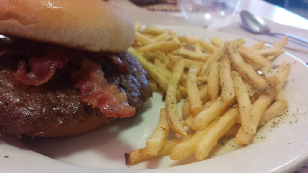 Steak n Shake | restaurant | 1330 E Pershing Rd, Decatur, IL 62526, USA | 2178773231 OR +1 217-877-3231