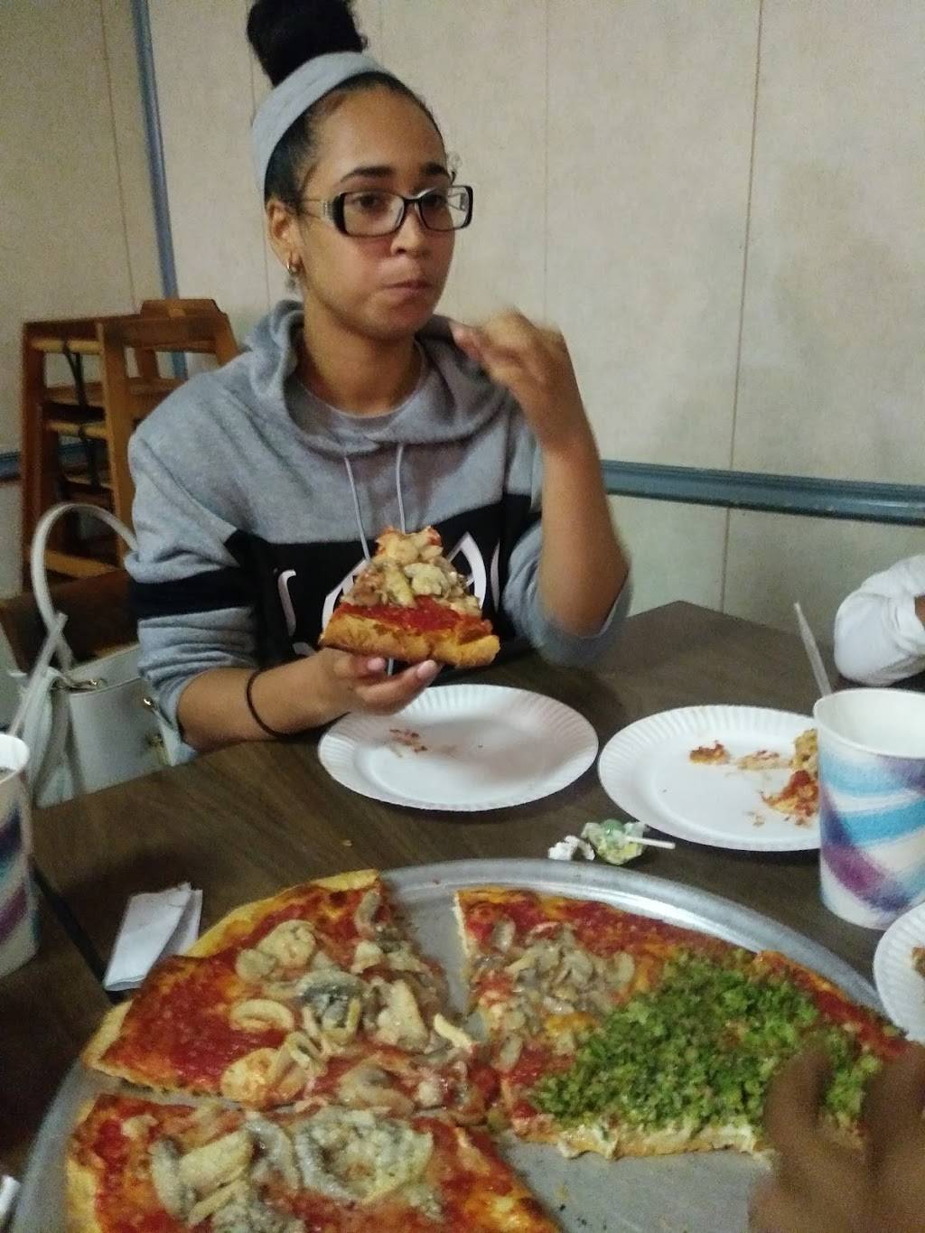 Charlies Pizzeria | meal takeaway | 4300 Roosevelt Blvd, Philadelphia, PA 19124, USA | 2157443249 OR +1 215-744-3249