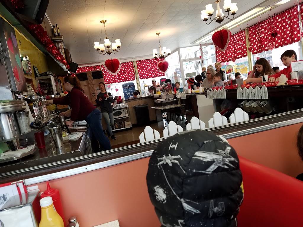 The Choo Choo | restaurant | 600 Lee St, Des Plaines, IL 60016, USA | 8473919815 OR +1 847-391-9815