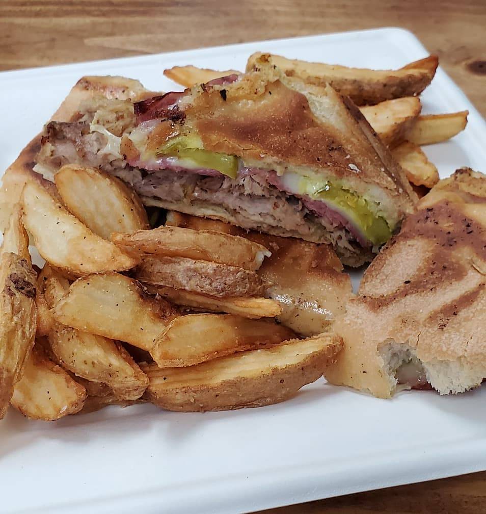 Fusion Street Eatery | restaurant | 422 Patricia Ave, Dunedin, FL 34698, USA | 7275335390 OR +1 727-533-5390