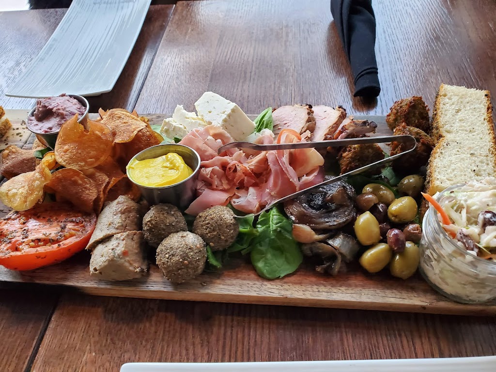 Board & Bar Charcuterie | restaurant | 208 W Water St #6, Syracuse, NY 13202, USA | 3154976229 OR +1 315-497-6229
