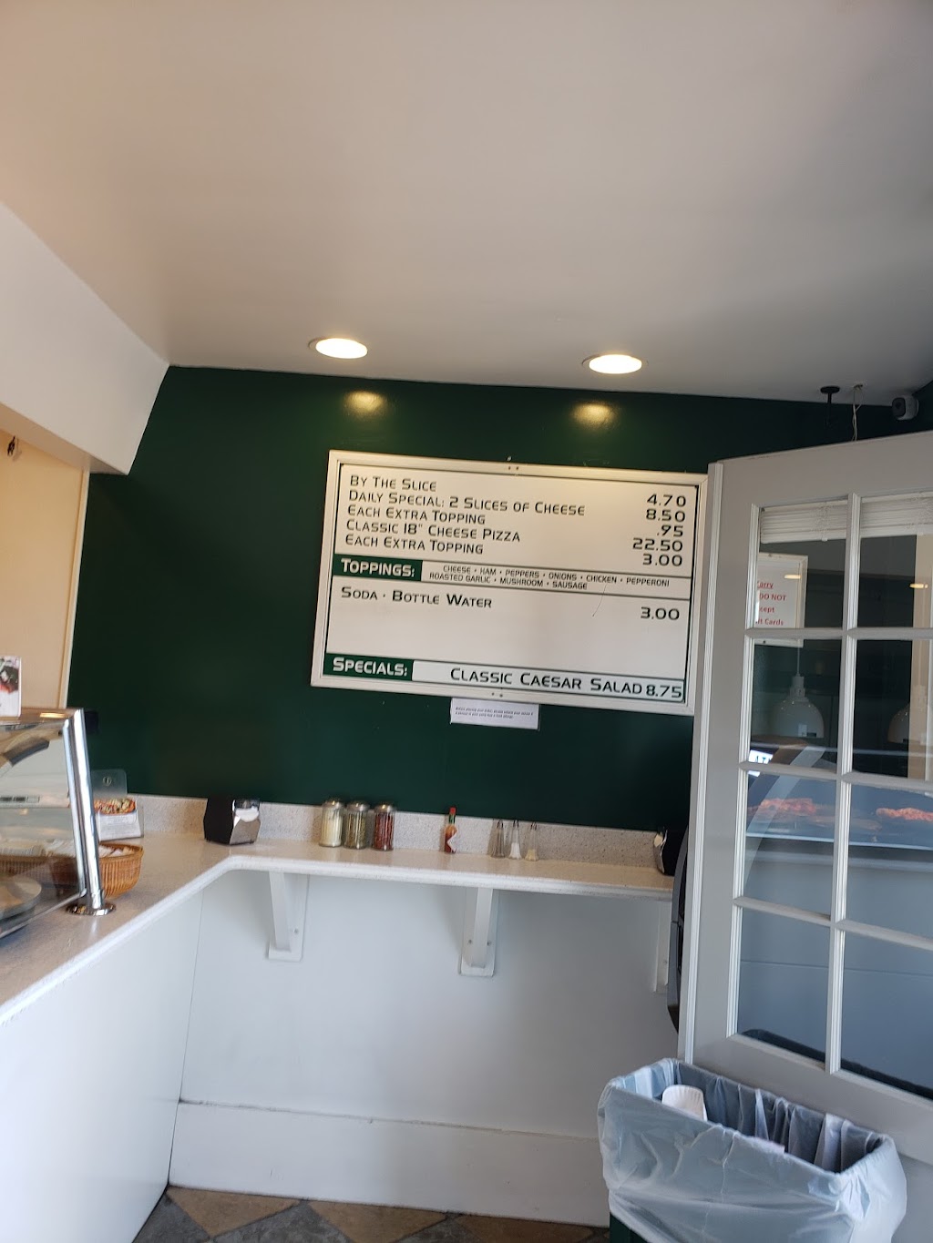 Steamboat Wharf Pizza | restaurant | 10 Broad St, Nantucket, MA 02554, USA | 5082281131 OR +1 508-228-1131