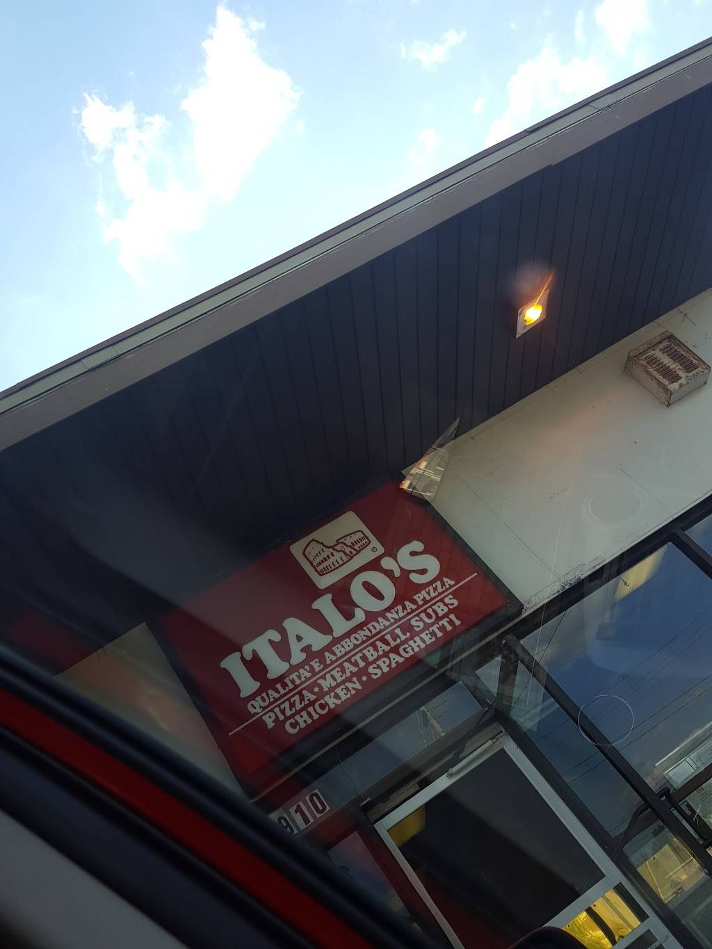 Italos Pizza | restaurant | 1912 Brown St, Akron, OH 44301, USA | 3307245524 OR +1 330-724-5524