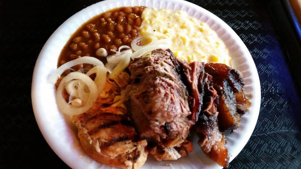 Augies Barbed Wire Smokehouse | restaurant | 3709 N St Marys St, San Antonio, TX 78212, USA | 2107350088 OR +1 210-735-0088