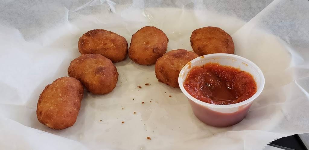 Fosho Italian Sports Grille | restaurant | 916 W Atlantic St, Emporia, VA 23847, USA | 4343481057 OR +1 434-348-1057