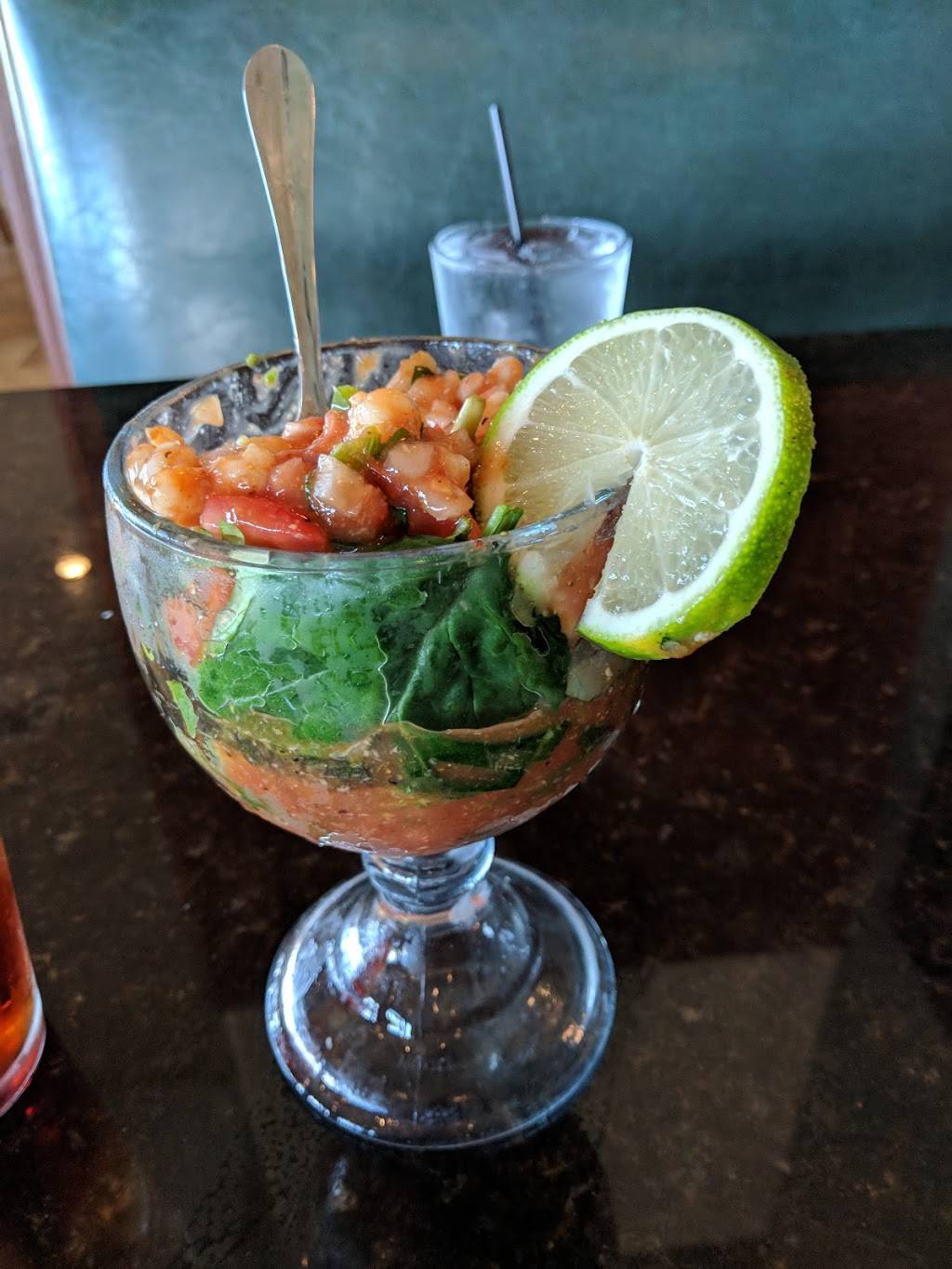 Lews Patio & Grill - Floresville | restaurant | 1642, 101 Club Dr, Floresville, TX 78114, USA | 8303932811 OR +1 830-393-2811