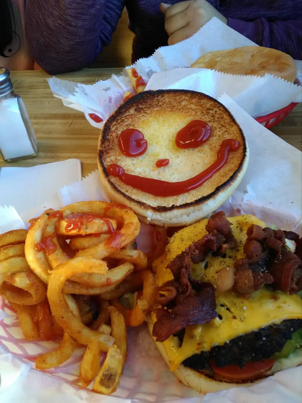 Burger Barn | restaurant | 4906 FM1417, Denison, TX 75020, USA | 9037869012 OR +1 903-786-9012