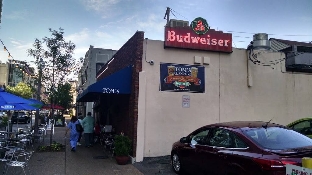 Toms Bar & Grill | restaurant | 20 S Euclid Ave, St. Louis, MO 63108, USA | 3143674900 OR +1 314-367-4900